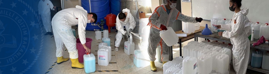 Adıyaman'da dezenfektan, temizlik malzemesi ve maske gibi ürünler üreten Adıyaman Mesleki ve Teknik Anadolu Lisesi, 7 aylık salgın sürecinde 1,2 milyon lira ciro elde etti.