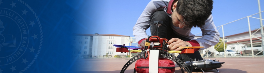 Acil Durumlarda Öğrencilerin Geliştirdiği Dron İle Gerekli Noktalara İlk Yardım Seti Ulaştırılacak