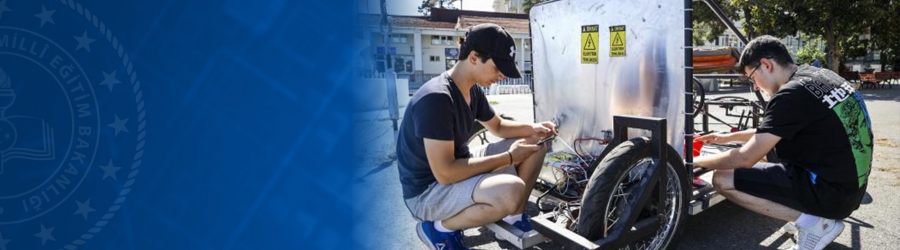 Meslek Liseliler 3 Ayda Hurda Malzemelerden Elektrikli Araç Yaptı