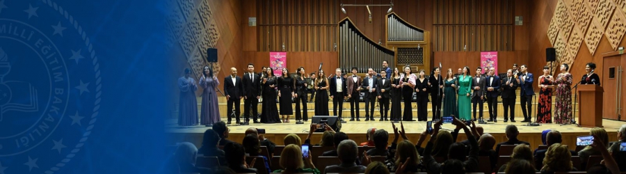 Güzel Sanatlar Lisesi Öğrencileri, Usta Sanatçılarla Aynı Sahneyi Paylaşarak Konser Verdi