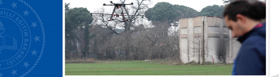 Bursa'daki Tophane MTAL, tarım okullarında eğitim ve ilaçlama için kullanılmak üzere dron üretildi.