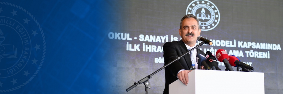 Bakan Özer, Okul Sanayi İş Birliği Modeli Kapsamında İlk İhracat Tırını Uğurladı