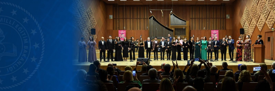 Güzel Sanatlar Lisesi Öğrencileri, Usta Sanatçılarla Aynı Sahneyi Paylaşarak Konser Verdi