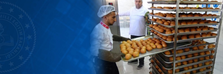 Meslek Lisesi Öğrencileri Günde 4 Bin 850 Adet Ekmek Üretiyor