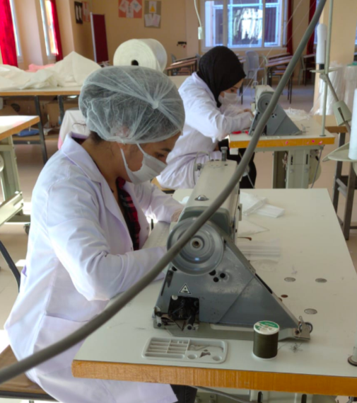 Dörtyol Şehit Ayhan Say Çok Programlı Anadolu Lisesi'nde günde 7000 adet maske ve tulum üretiliyor