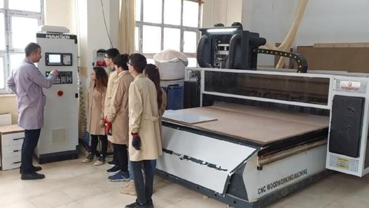 Meslek lisesinde öğrenciler, 2 yılda 3 milyon TL gelir sağladı